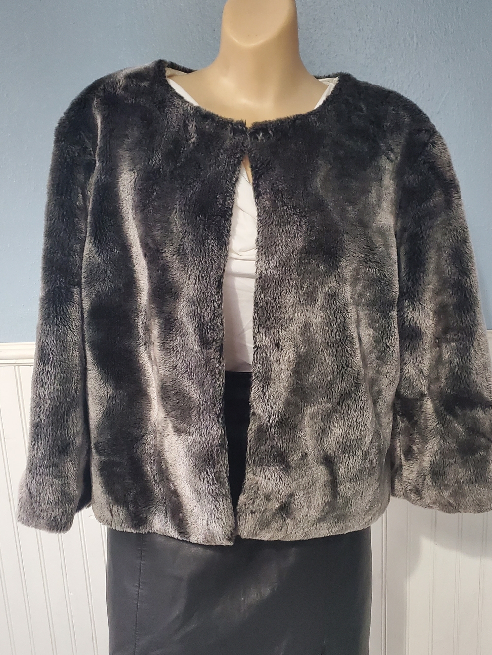 WD.NY Gray Plush Faux Fur Teddy Jacket Chic Mobwife Glam